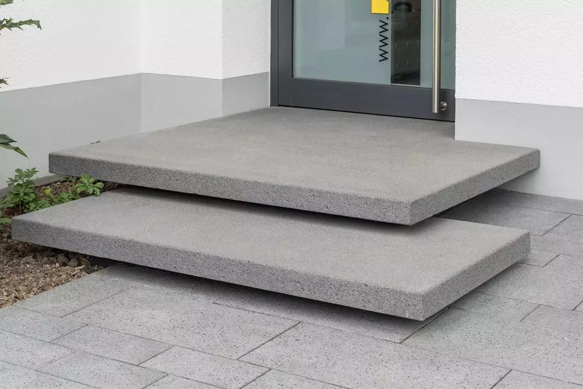 Trappen in gepolierde beton uitgevoerd door glansbeton