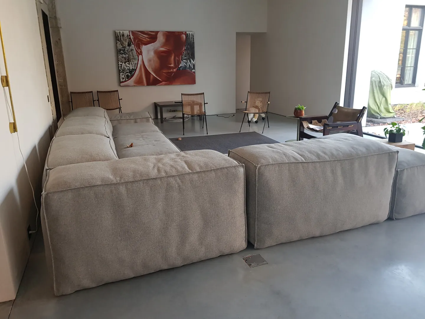 Betonvloer in een woning in Leuven: keuken en leefruimte